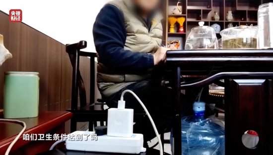 3·15晚会丨涉多个知名品牌！卫生巾、纸尿裤残次料，竟被翻新“二次销售”